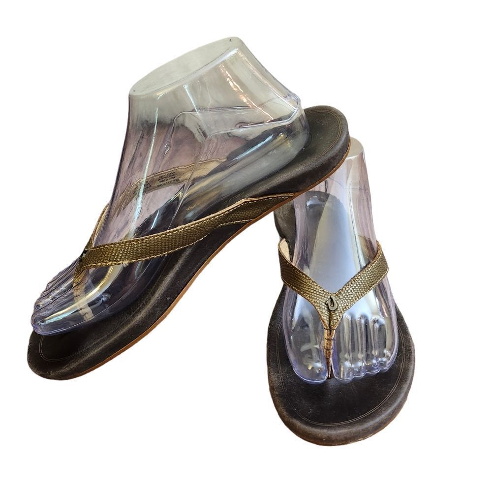 Olukai‎ Hiona gold leather flip-flops sz 9